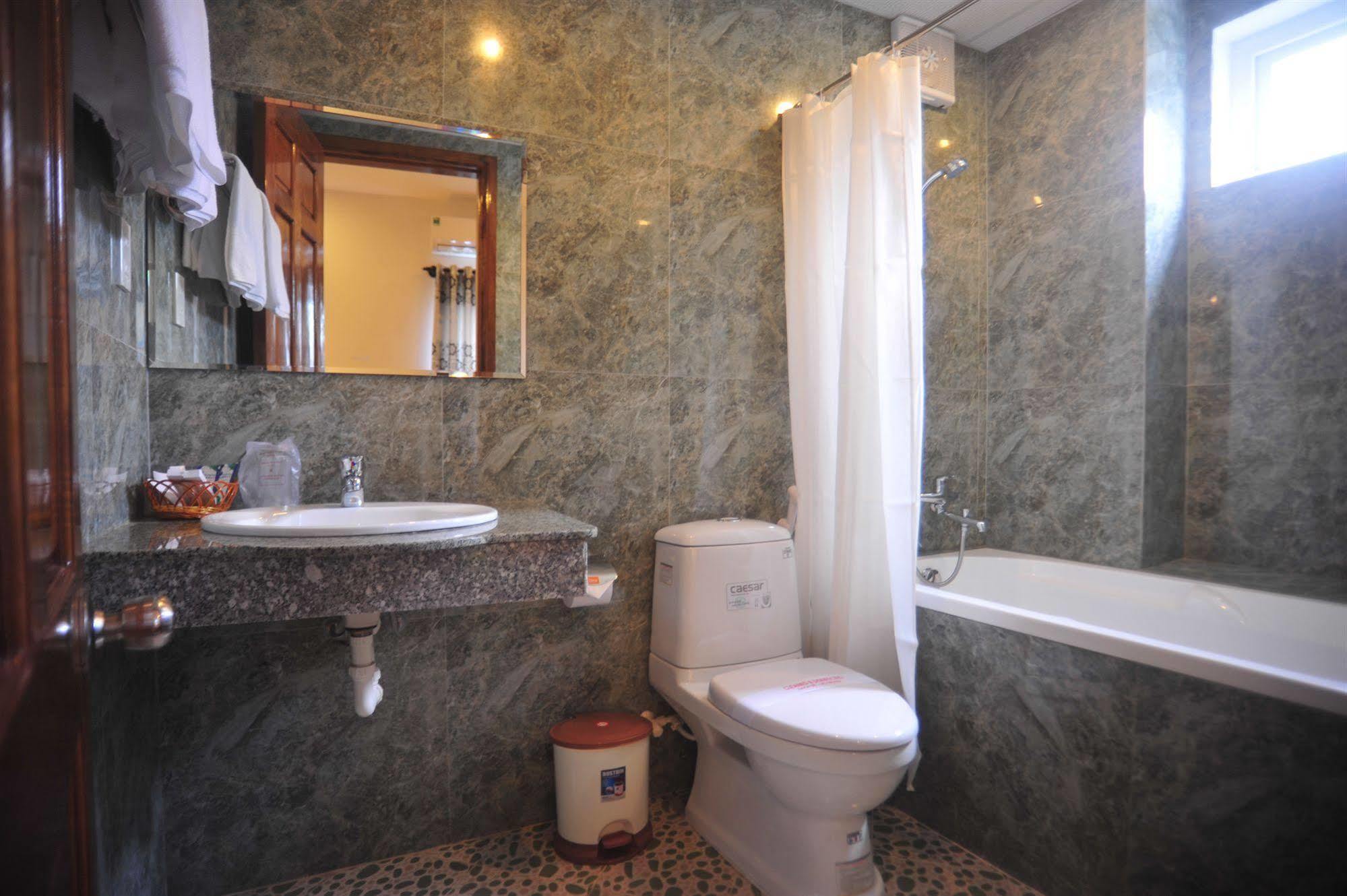 Hong Thien Ruby Hotel Huế Kültér fotó