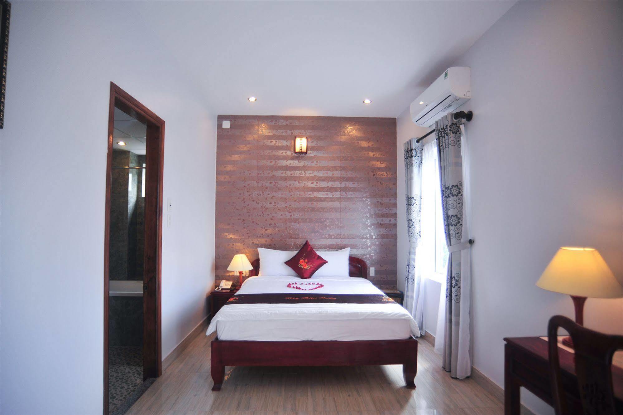 Hong Thien Ruby Hotel Huế Kültér fotó